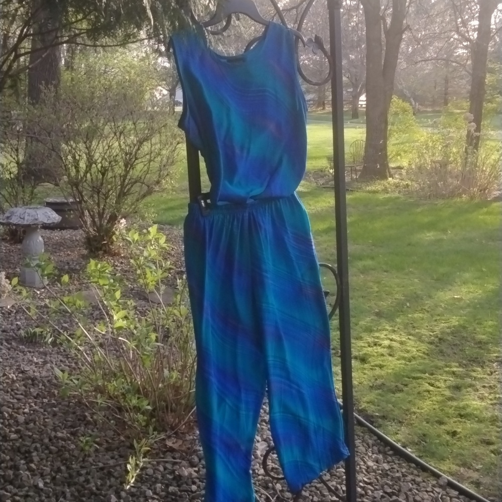 A Touch of Class 100% silk made in the USA beautiful pants outfit size L/XL